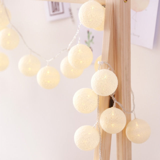 20 LED Cotton Ball Garland String Christmas Lights